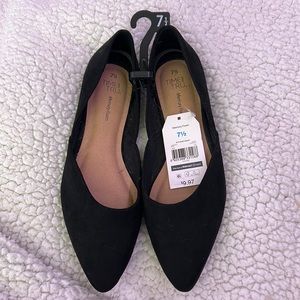 New with tags never worn flats.